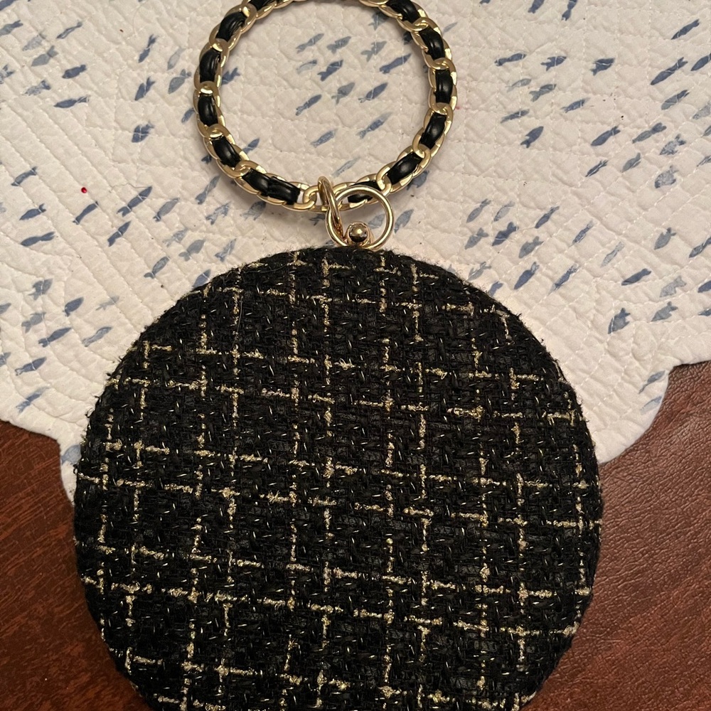 Elegant Black and Gold Keychain